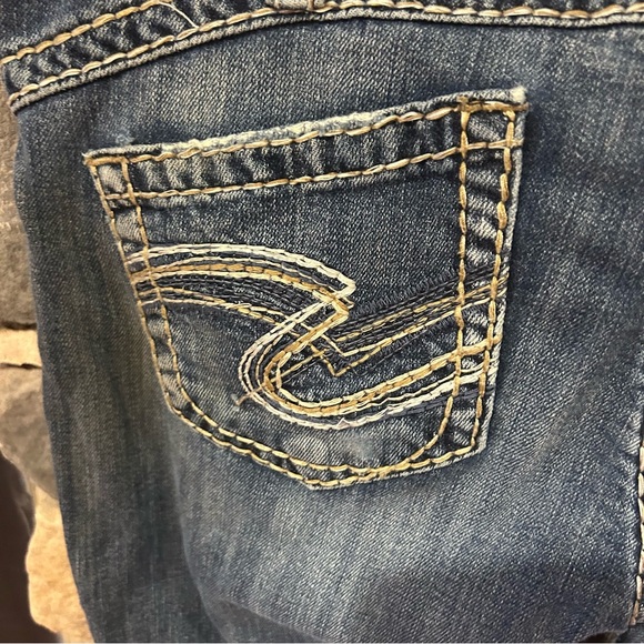 Silver Jeans Women's Tuesday women’s size 16.5 Straight Leg Blue Denim - Picture 6 of 8